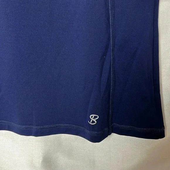 SOFIBELLA women blue activewear top, UV, mesh. Fitted ,crew neck ,  cap sleeves - Picture 5 of 12